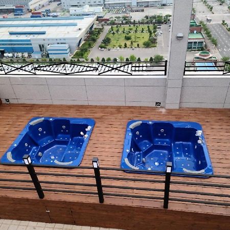 Western Bay Marina Hotel Пхёнтхэк Экстерьер фото