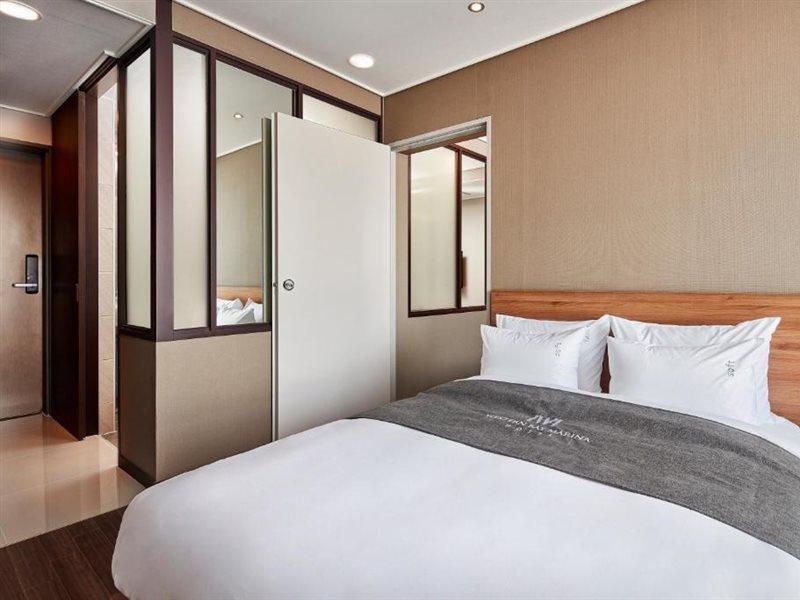 Western Bay Marina Hotel Пхёнтхэк Экстерьер фото