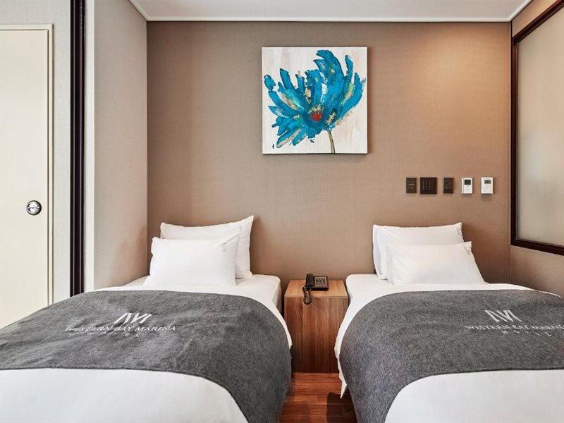 Western Bay Marina Hotel Пхёнтхэк Экстерьер фото