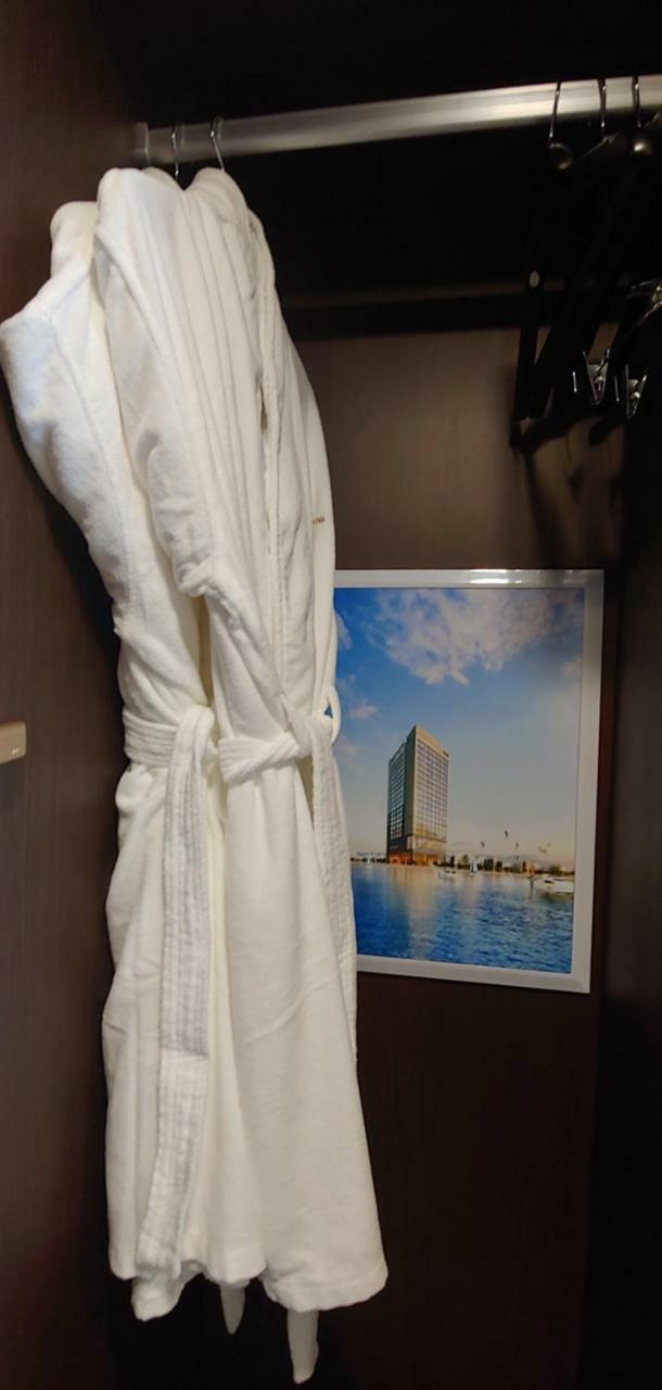Western Bay Marina Hotel Пхёнтхэк Экстерьер фото