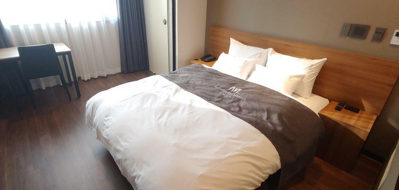 Western Bay Marina Hotel Пхёнтхэк Экстерьер фото