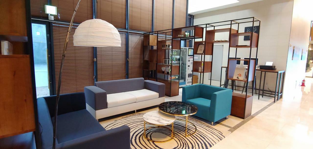 Western Bay Marina Hotel Пхёнтхэк Экстерьер фото