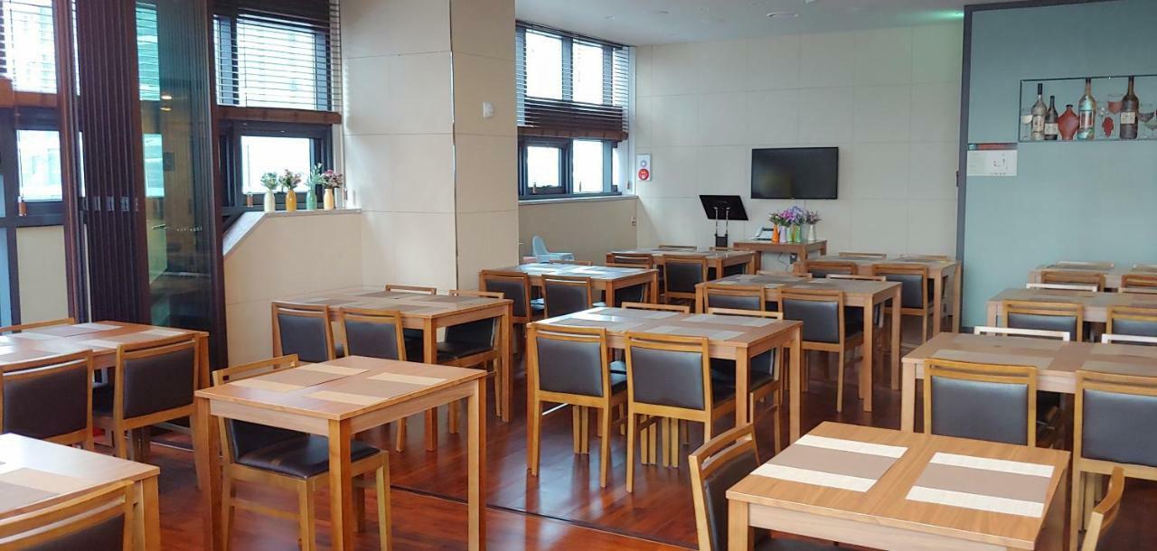 Western Bay Marina Hotel Пхёнтхэк Экстерьер фото