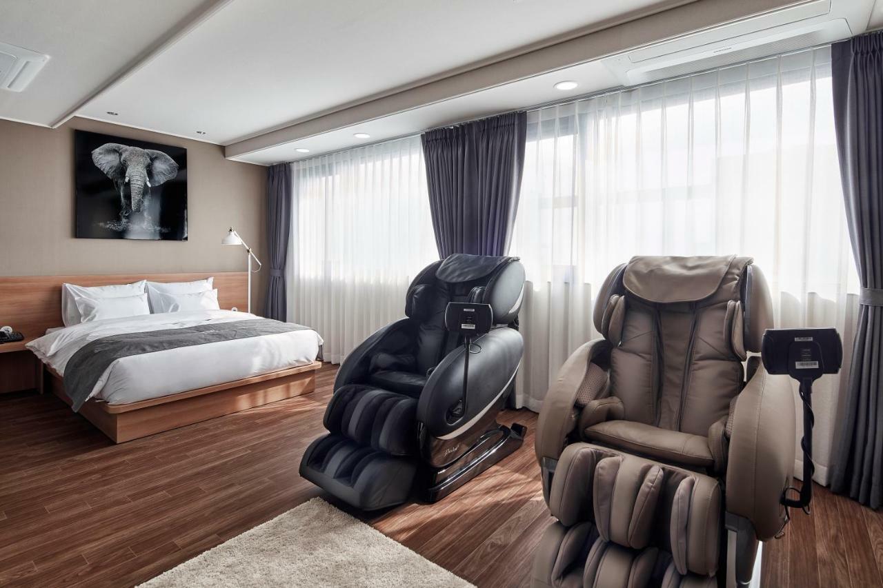 Western Bay Marina Hotel Пхёнтхэк Экстерьер фото