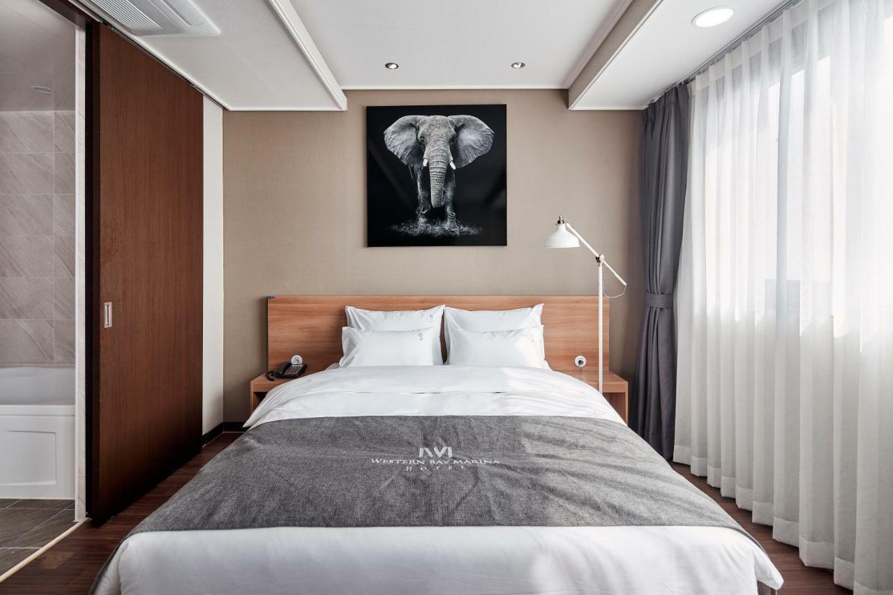 Western Bay Marina Hotel Пхёнтхэк Экстерьер фото
