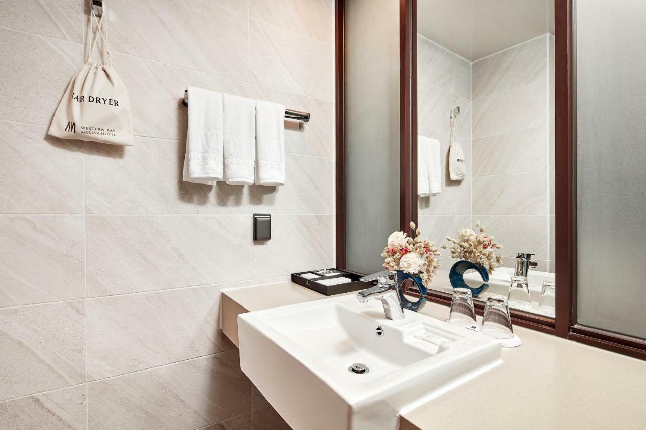 Western Bay Marina Hotel Пхёнтхэк Экстерьер фото