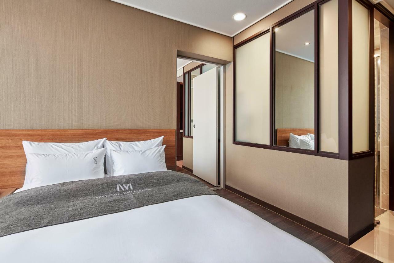 Western Bay Marina Hotel Пхёнтхэк Экстерьер фото
