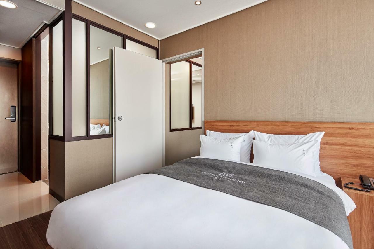 Western Bay Marina Hotel Пхёнтхэк Экстерьер фото