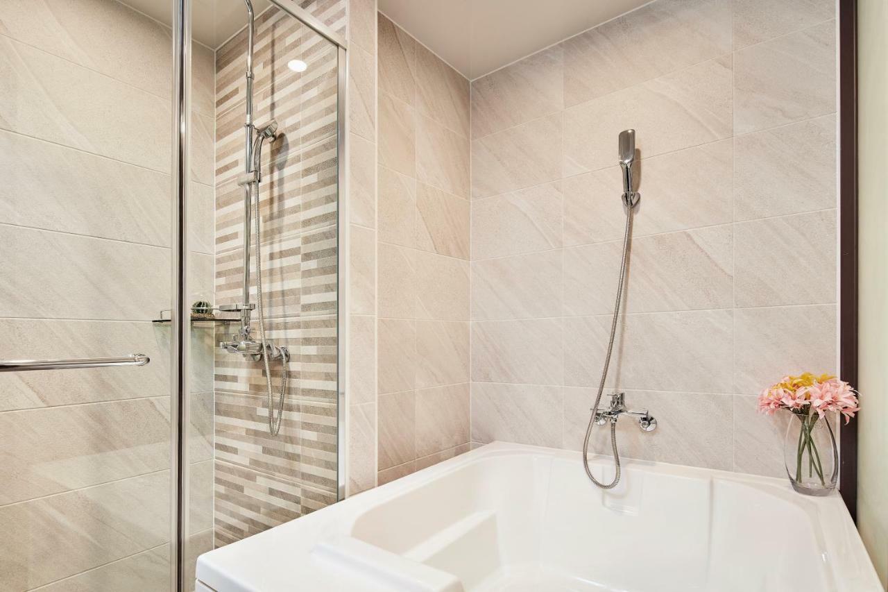 Western Bay Marina Hotel Пхёнтхэк Экстерьер фото