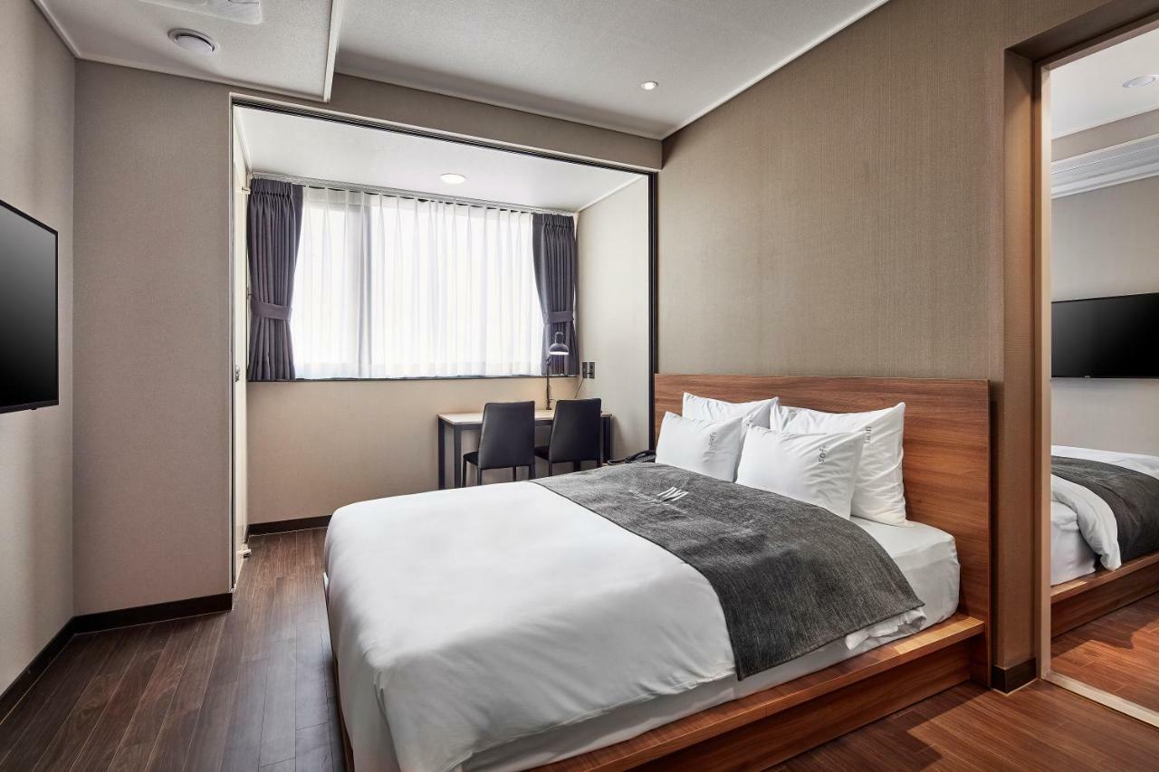 Western Bay Marina Hotel Пхёнтхэк Экстерьер фото